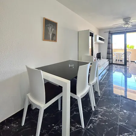 Lejlighed 2 Bedroom In Castle Harbour C205