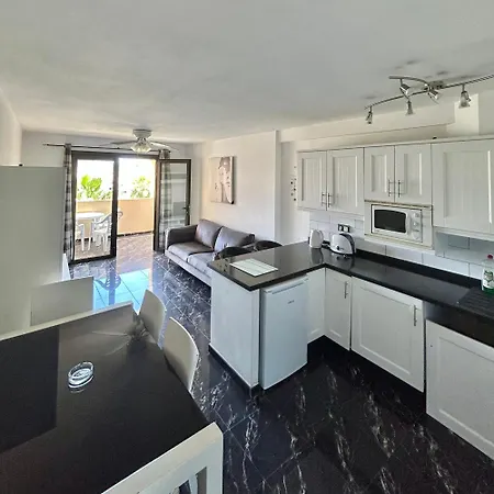 Lejlighed 2 Bedroom In Castle Harbour C205