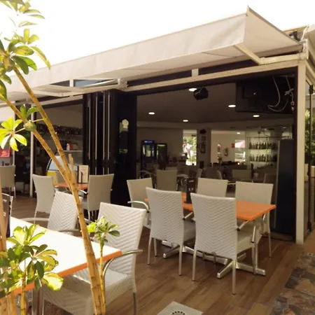2 Bedroom In Castle Harbour C205